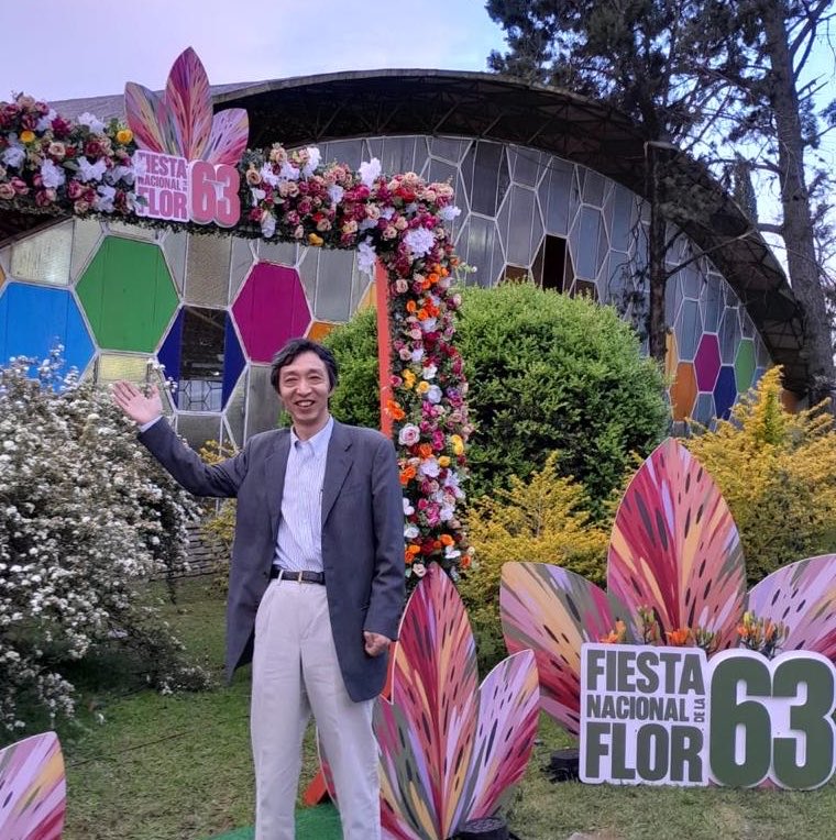 embajadorjpnarg's tweet photo. 🌸 En la 63ª Fiesta Nacional de la Flor, la astromelia fue elegida como flor emblema.

Amistad, lealtad, afecto y apoyo mutuo: valores muy significativos en este año en que celebramos los 140 años de la inmigración japonesa a la Argentina 🇯🇵🇦🇷

¡Gracias por permitirme participar! https://t.co/F3um7yR2g9