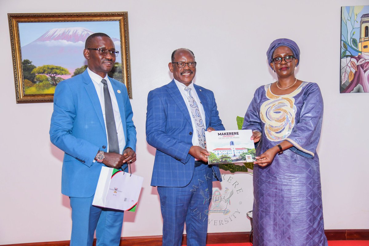 Makerere's tweet photo. Earlier today, the VC @ProfNawangwe hosted Mrs. Anne Twinomugisha Muhairwe (@AnneTwino) the Deputy Inspector General of Government @IGGUganda and Acting President of the African Ombudsman and Mediators Association (AOMA) together with her delegation. 

They discussed the Ombuds Day theme Ombuds: Office of Options, the university's successful reconciliation-based conflict resolution, ongoing infrastructure projects, and a renewed commitment to institutional partnership.

See details: https://t.co/AD5KL6p4Bc