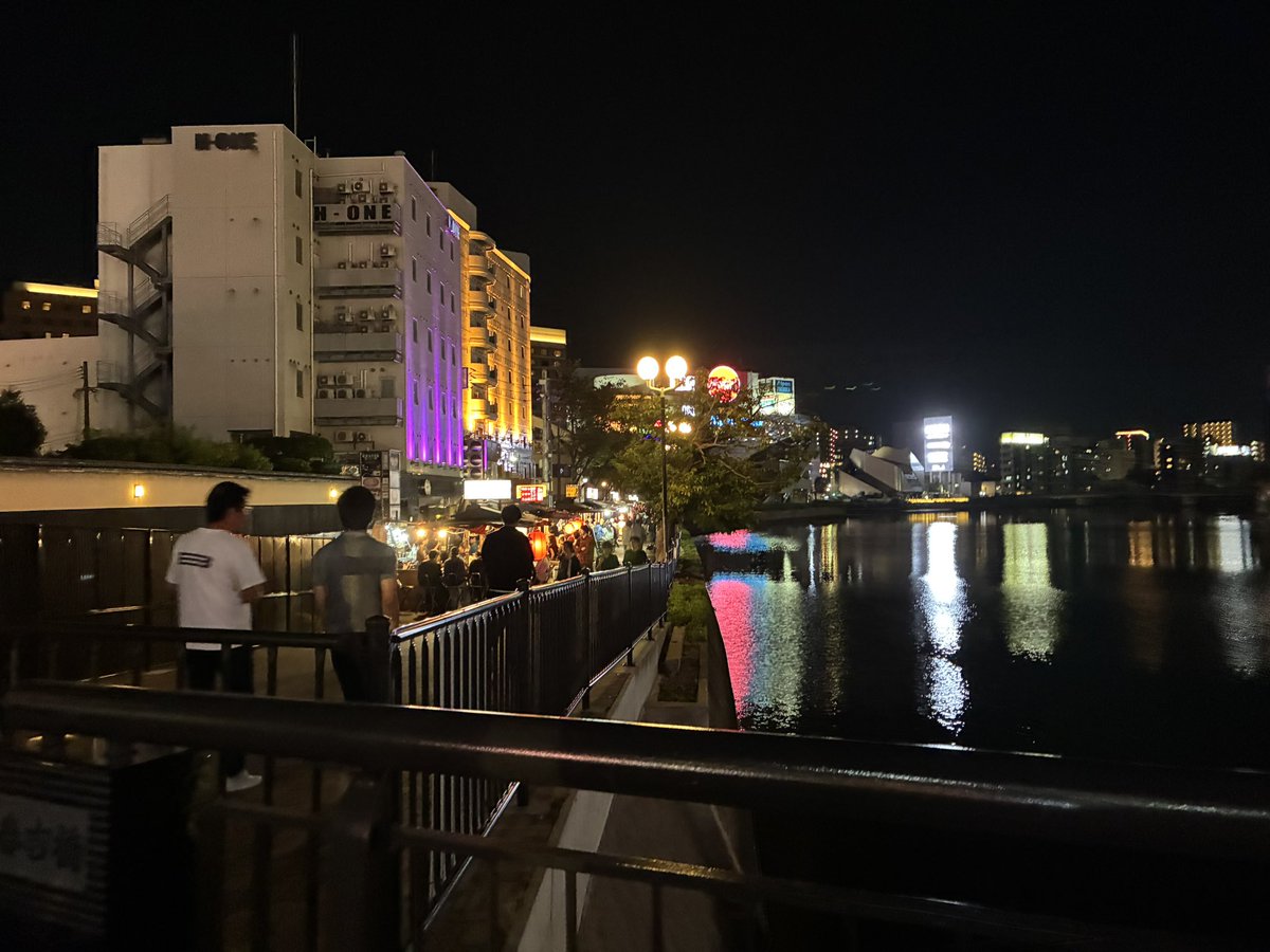 Muscat_mikann's tweet photo. 海と屋台！
福岡楽しんだ〜 https://t.co/l8lyBei84k