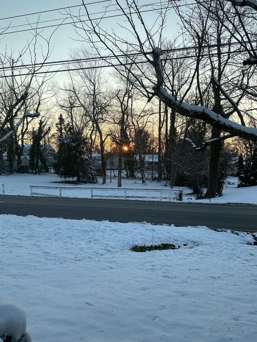 CaseDal3n's tweet photo. It’s been a while since I’ve seen snow. https://t.co/OkpHebR4e4