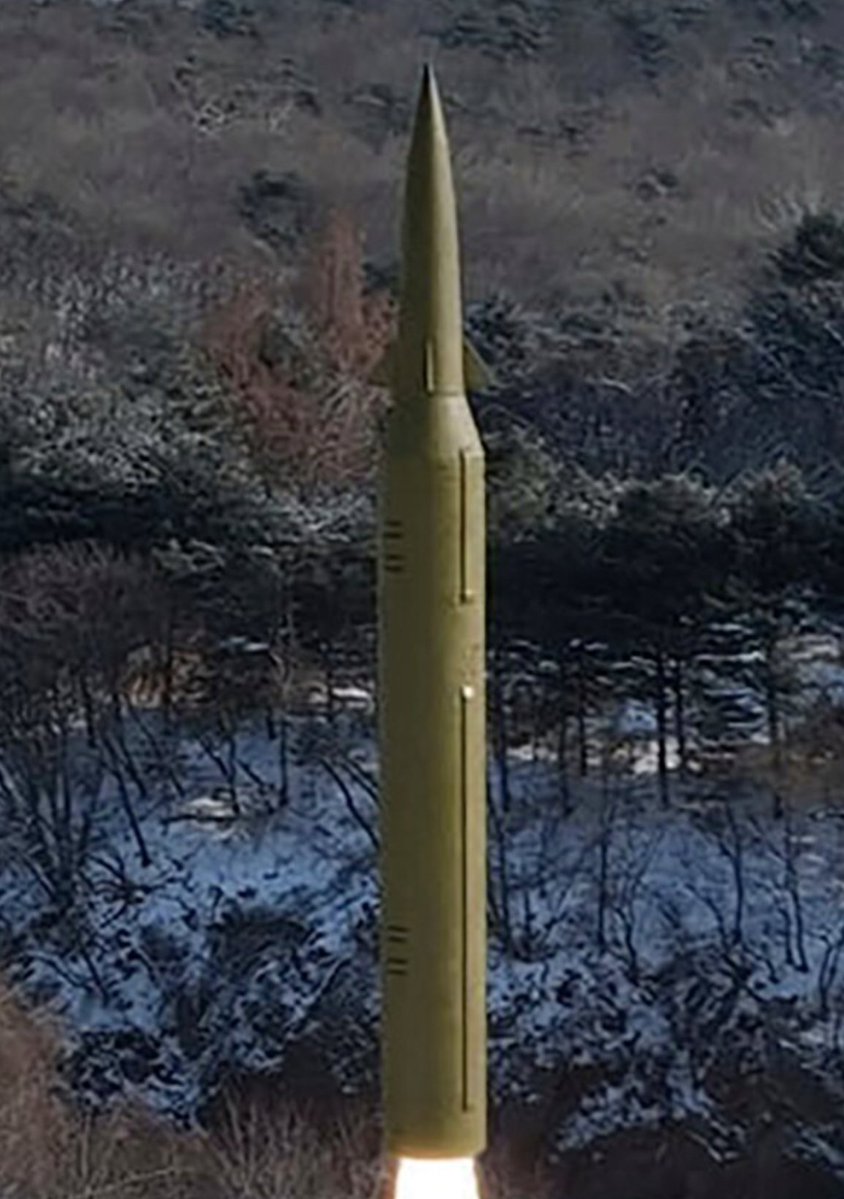 ArmsControlWonk's tweet photo. @RocketSchiller Looking back, I see what might be a hatch on the prior launch.  Maybe its to fiddle with the TVC system?  Very strange. https://t.co/vJ1j2i3C9G