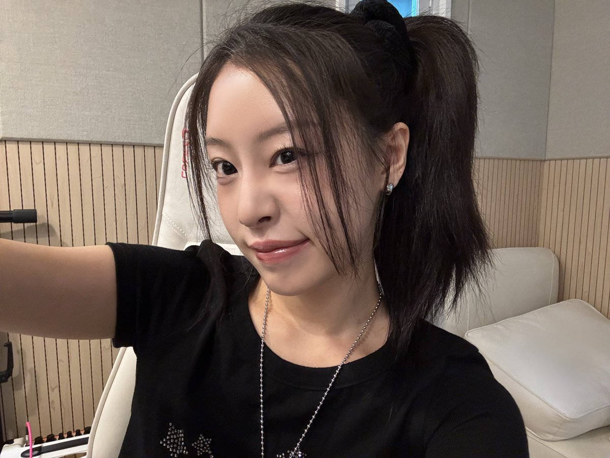 jungeunahs's tweet photo. happy birthday to our sio!

i miss you so so much. i hope you see all of the love &amp; support we will always have for you! i can't wait to hear your beautiful voice and see all your silliness again. ilysm! 🤍

COOL KITTY SIO DAY
#HappySioDay
#CoolKittySioDay
#가을쿨_애옹쓰_시오데이 https://t.co/rNhCqkopdR