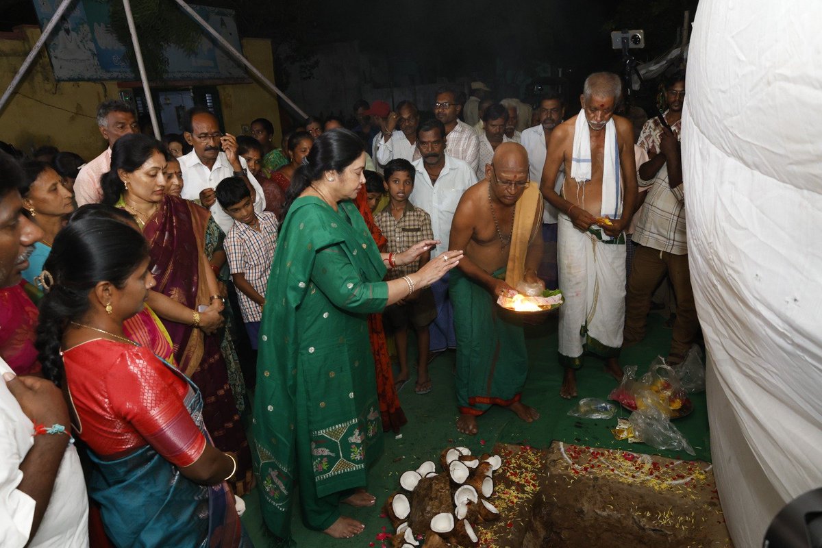 Prashanthi_VPR's tweet photo. ఈరోజు బుచ్చిరెడ్డిపాలెం మున్సిపాలిటీ పరిధిలో 24వ వార్డు(పాత 14వ వార్డు) వెంకటేశ్వర స్వామి ఆలయం వద్ద రూ.1 కోటి విలువైన అభివృద్ధి పనులకు శంకుస్థాపన చేశాను.
#VemireddyPrashanthiReddy #KovurMLA #KovurDevelopment #BuchireddyPalem https://t.co/NYlzlF9gBT