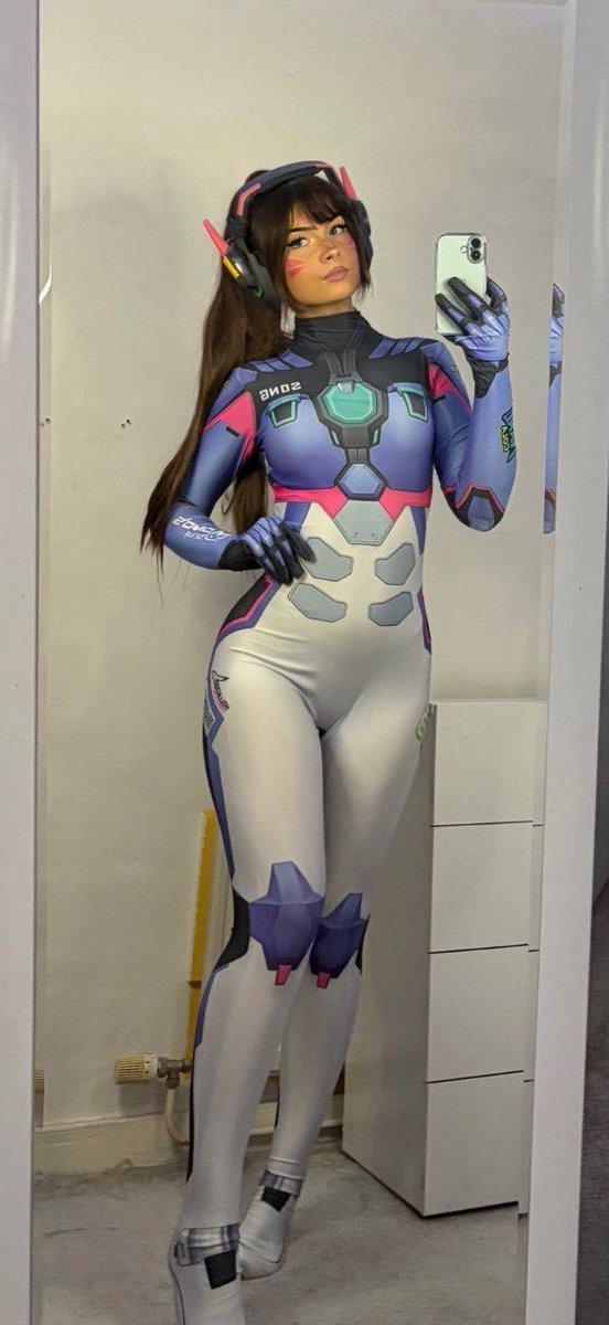 crippledgooner's tweet photo. perfect tight coswhore i found right when i got home 😵‍💫😵‍💫😵‍💫 so horny omg #gooning #cosplay #slut #tummy https://t.co/KNIxo8wt5U