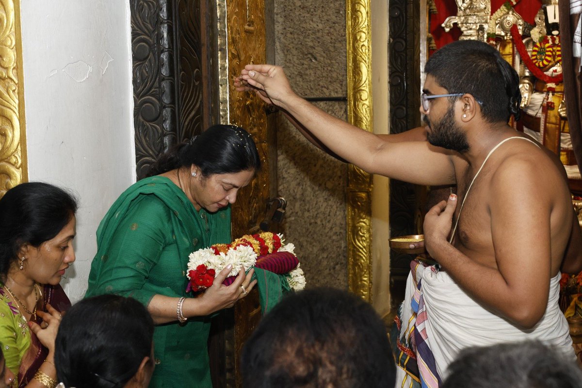 Prashanthi_VPR's tweet photo. ఈరోజు బుచ్చిరెడ్డిపాలెం మున్సిపాలిటీ పరిధిలో 24వ వార్డు(పాత 14వ వార్డు) వెంకటేశ్వర స్వామి ఆలయం వద్ద రూ.1 కోటి విలువైన అభివృద్ధి పనులకు శంకుస్థాపన చేశాను.
#VemireddyPrashanthiReddy #KovurMLA #KovurDevelopment #BuchireddyPalem https://t.co/NYlzlF9gBT
