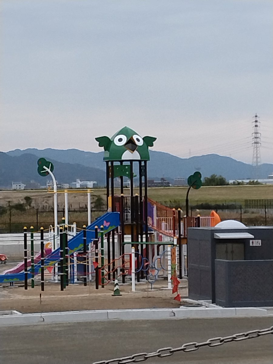 kunoko0220's tweet photo. 鳥栖の肥前旭駅近くにやばそうな公園ができてる🐥💚 https://t.co/zhubDplWtv