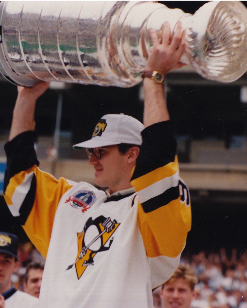 penguins's tweet photo. Legend, icon, hero. 

Happy birthday to the one and only, Le Magnifique! https://t.co/OCVgn08egl