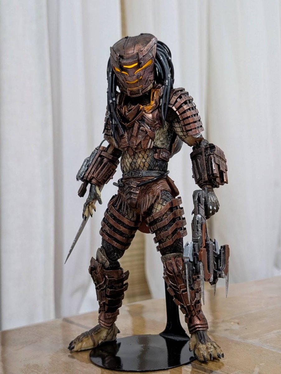 boomshootart's tweet photo. It's Manly Monday!
Share anything cool you've seen lately! Games, mods, music, even your own projects!

Today's shoutout goes to LRL Customs, a 3D printing mini builder who made these custom Yautja Predator models based on Doom Slayer and Dead Space. https://t.co/XYCaNGrAo6