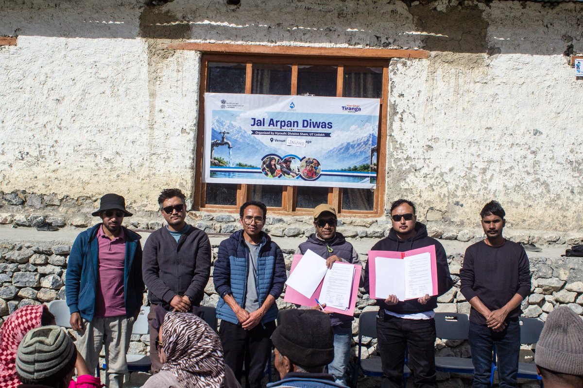 ice_leh's tweet photo. #JalArpanDiwas was observed at the remote village of Lingshed, nestled at an elevation of approx, 12,500 ft. PHED officials stressed the core agenda, and MoU was exchanged. Later, officials visited the issue site and assured repairs to completed before the onset of winter. https://t.co/xphrcVHGVy