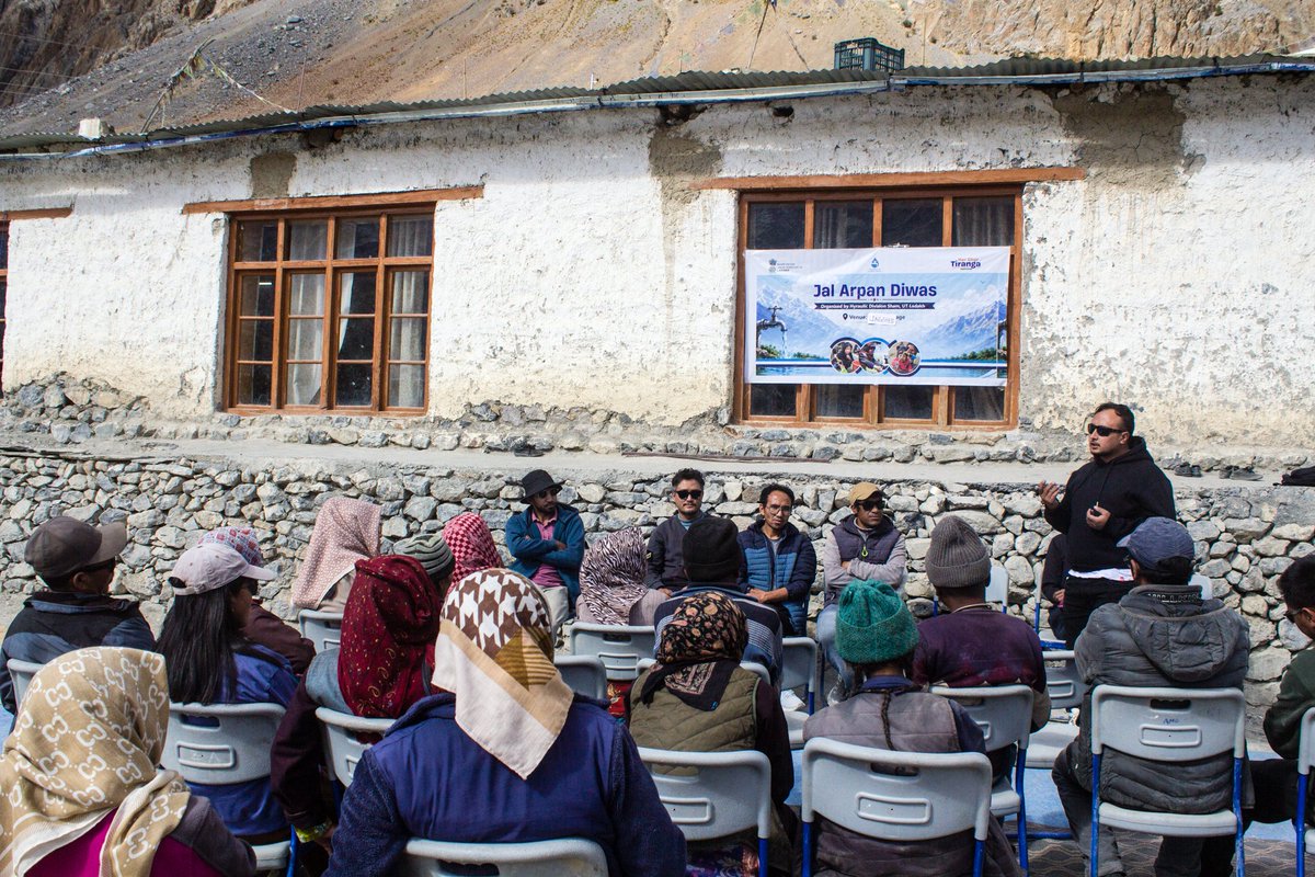 ice_leh's tweet photo. #JalArpanDiwas was observed at the remote village of Lingshed, nestled at an elevation of approx, 12,500 ft. PHED officials stressed the core agenda, and MoU was exchanged. Later, officials visited the issue site and assured repairs to completed before the onset of winter. https://t.co/xphrcVHGVy