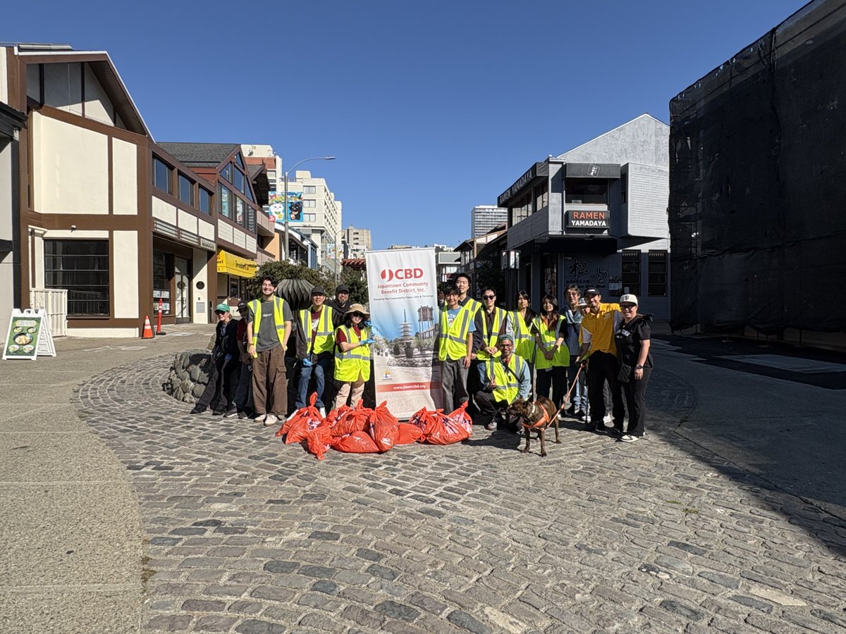 RefuseRefuseSF's tweet photo. This past weekend in San Francisco, it was hardly a surprise to see 420 volunteers remove 440+ bags of litter, strictly out of their love for our city, local environment, and community.

You too can join the fun and movement to get and keep SF clean! https://t.co/I1f0EGSOl0 https://t.co/bCUi0kEyDN