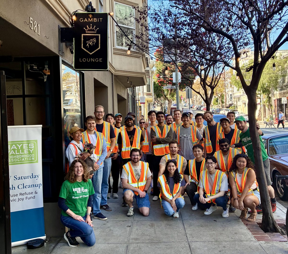 RefuseRefuseSF's tweet photo. This past weekend in San Francisco, it was hardly a surprise to see 420 volunteers remove 440+ bags of litter, strictly out of their love for our city, local environment, and community.

You too can join the fun and movement to get and keep SF clean! https://t.co/I1f0EGSOl0 https://t.co/bCUi0kEyDN