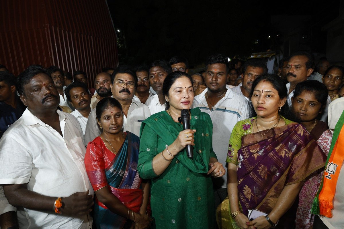 Prashanthi_VPR's tweet photo. ఈరోజు బుచ్చిరెడ్డిపాలెం మున్సిపాలిటీ పరిధిలో 23వ వార్డు (పాత 17వ వార్డు ) బేల్దారిపాళెంలో రూ.50 లక్షలు విలువైన అభివృద్ధి పనులకు శంకుస్థాపన చేశాను.
#VemireddyPrashanthiReddy #KovurMLA #KovurDevelopment #BuchireddyPalem https://t.co/umSUNe7U0x