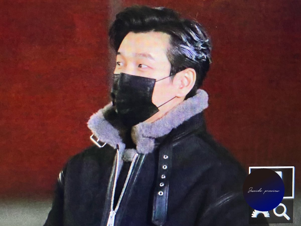 csw_edward80's tweet photo. 지난 스위니 ㄹㅈㄷ 퇴길 생각난다
토드 머리 그대로에 무스탕?
이건 그냥 소녀들 기절하라는거죠 https://t.co/XcOl1jGxS3