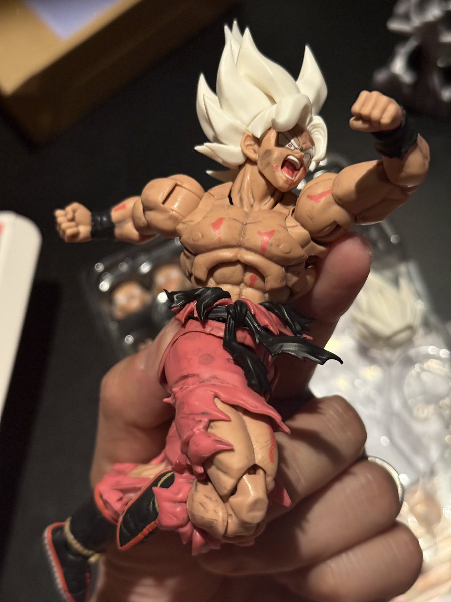ryu_hobby007's tweet photo. この悟空ヤバい（やばい

なんでみんなこれ触って正気を保てる？てくらいヤバい

やっぱムキムキ悟空が大好きやわ https://t.co/mdGkN2JByd