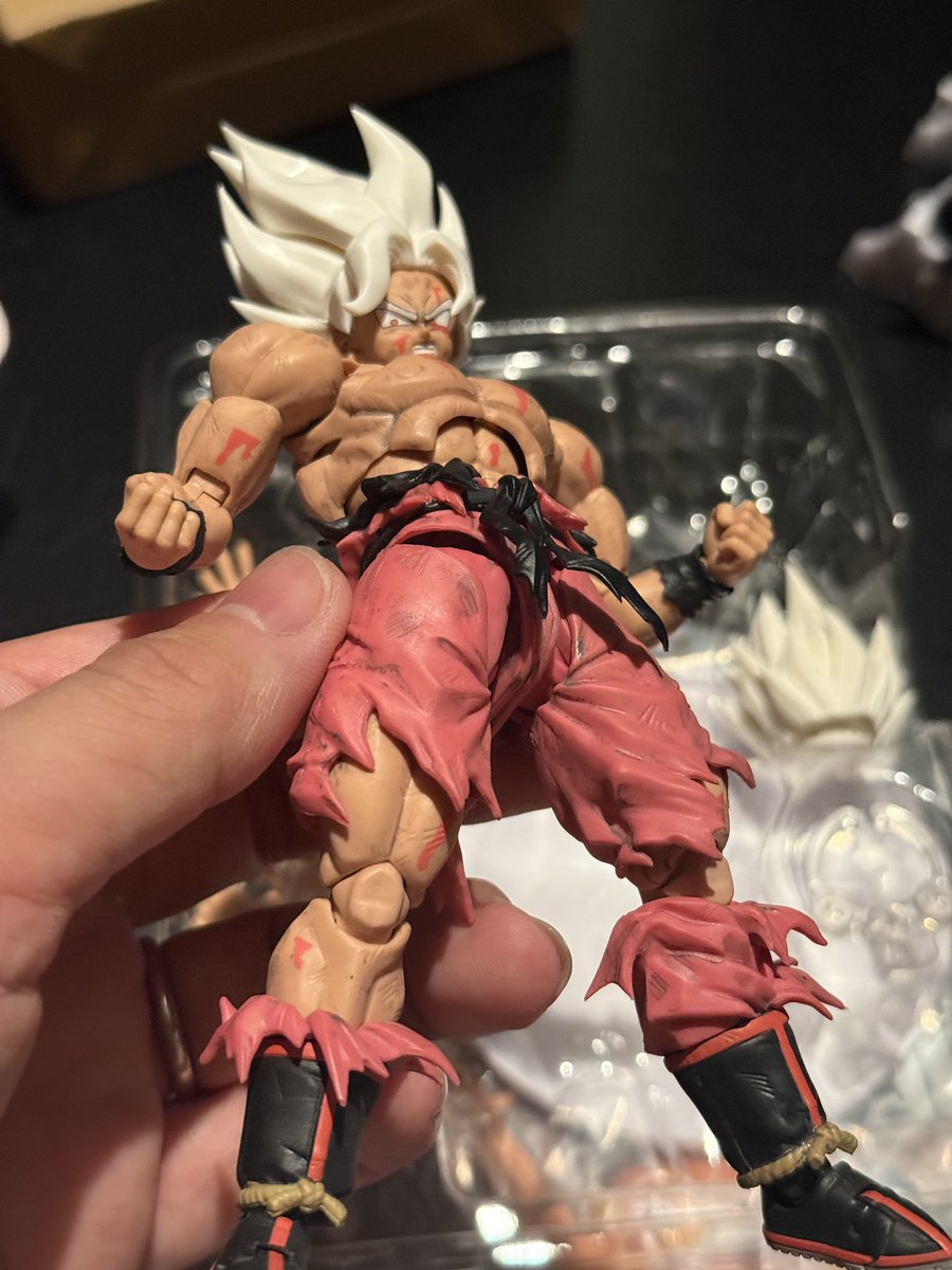 ryu_hobby007's tweet photo. この悟空ヤバい（やばい

なんでみんなこれ触って正気を保てる？てくらいヤバい

やっぱムキムキ悟空が大好きやわ https://t.co/mdGkN2JByd