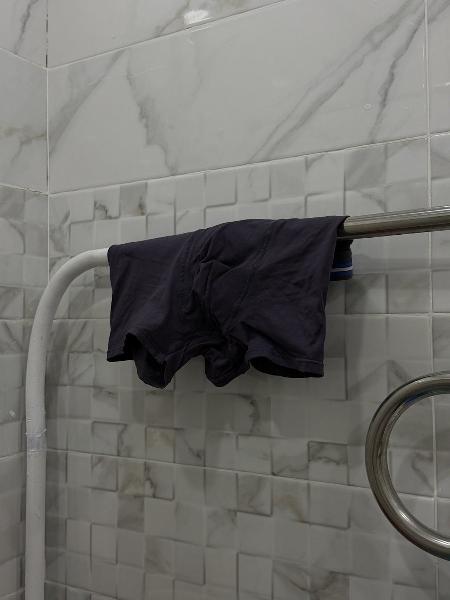 nur1as_'s tweet photo. There are always some boxers standing there, I want to jerk off to them🙌

I live with a few people, and I don't know whose this is 🤭 https://t.co/i5b87qdMFq