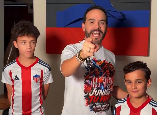 cuestion_p's tweet photo. ¿Abelardo juniorista? La sede deportiva Adelita de Char, donde entrena el Junior de Barranquilla, fue el segundo destino más visitado, vía helicóptero, por el Presidente. Aparecen 33 vuelos que  en total, costaron 106 millones de pesos entre el 7 de agosto y el 8 de septiembre.  🧵