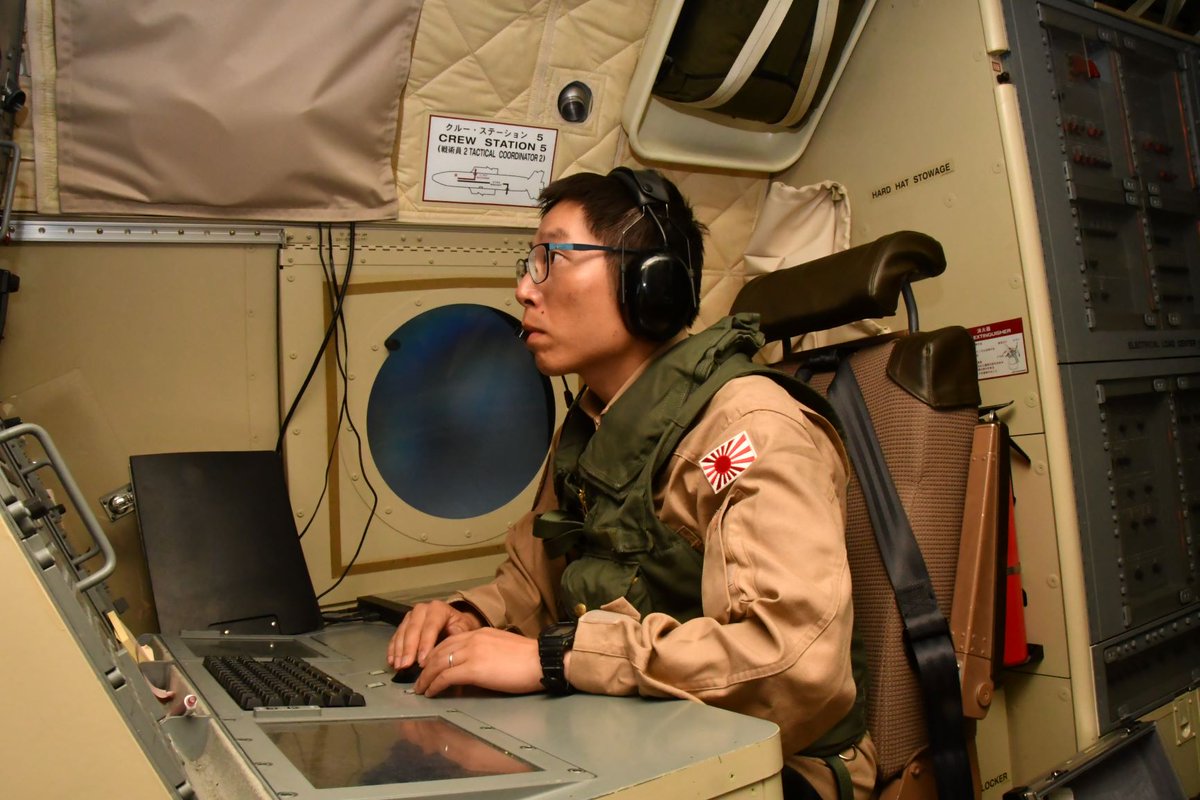 EUNAVFOR's tweet photo. We continue monitoring, together with @CMF_Bahrain, the Western Indian Ocean to maintain situational awareness on the current piracy incidents and any other possible threat in the area.

📷: CMF Task Force 151 Japanese MPRA P-1 and ATALANTA Flagship ESPS NUMANCIA https://t.co/npg1YuuCSs