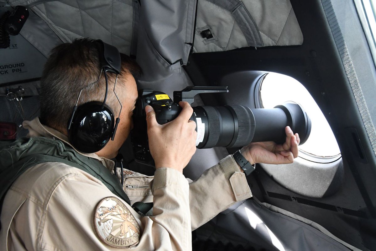 EUNAVFOR's tweet photo. We continue monitoring, together with @CMF_Bahrain, the Western Indian Ocean to maintain situational awareness on the current piracy incidents and any other possible threat in the area.

📷: CMF Task Force 151 Japanese MPRA P-1 and ATALANTA Flagship ESPS NUMANCIA https://t.co/npg1YuuCSs