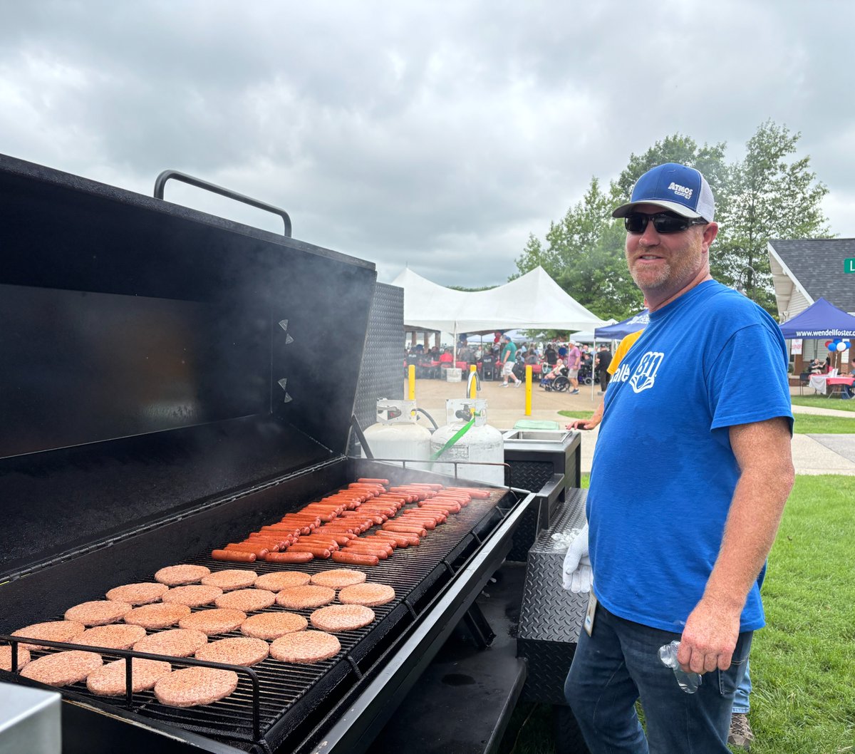 atmosenergy's tweet photo. Serving more than great food!  Atmos Energy cooking teams have been volunteering at events across our service territory, helping support the communities we proudly serve. #FuelingSafeandThrivingCommunities https://t.co/FJeBHmoXPE