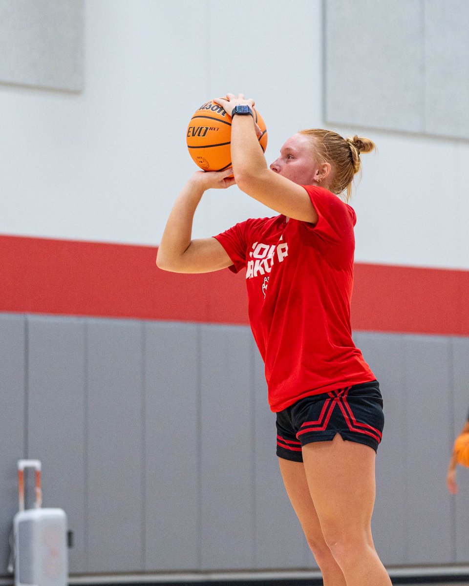 SDCoyotesWBB's tweet photo. Four Mondays until gameday β³
#GoYotes https://t.co/I0B2bzeAf6