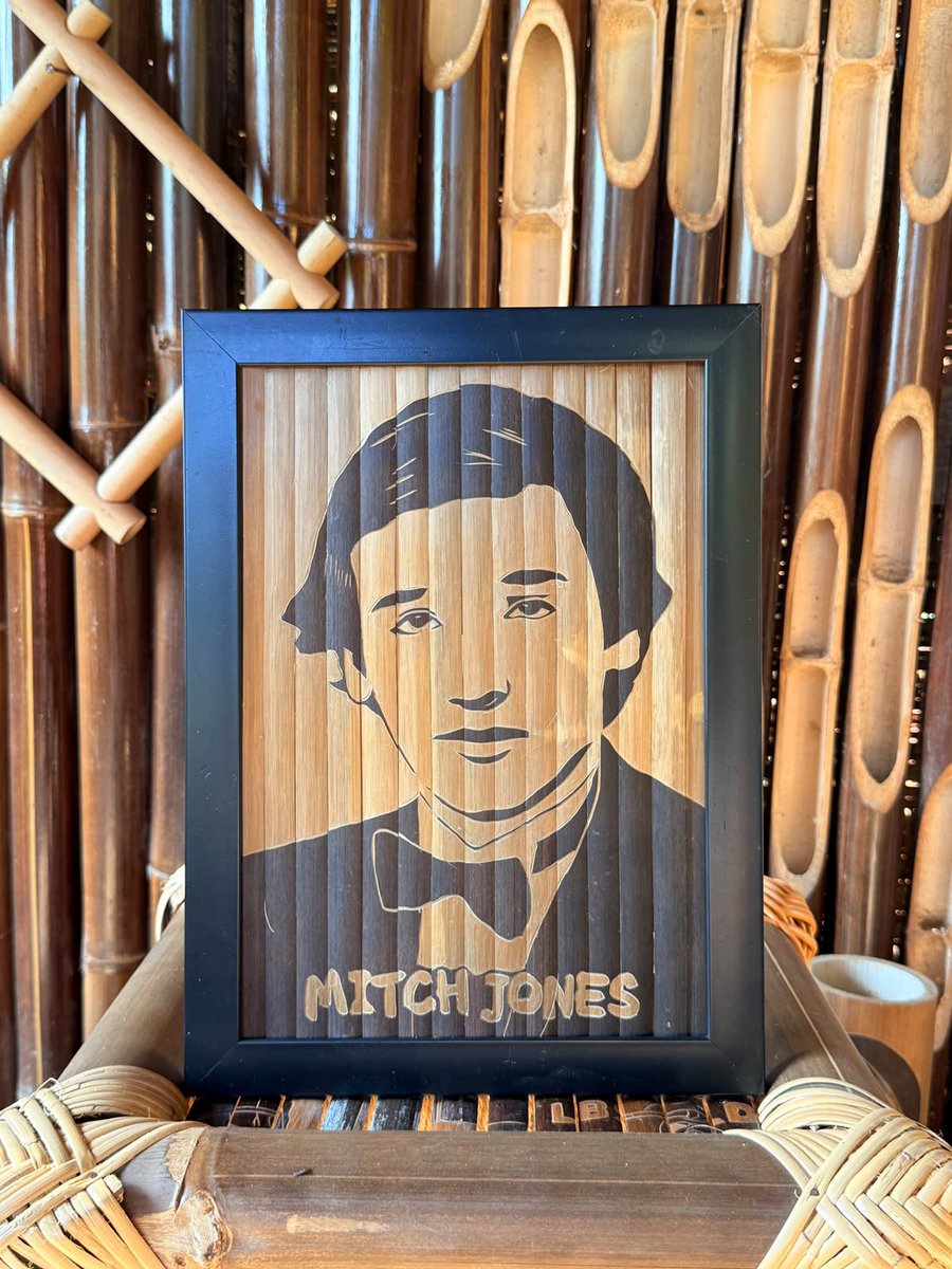 derifce's tweet photo. @MitchJonez I hope luck is on my side i carefully crafted a special handmade item from my region made from carved bamboo. If you like it, i can send it to you to display. I wish you like it @MitchJonez you are the best streamer and distributed the most rewards

rb: guinin https://t.co/hM1U7Oag3A