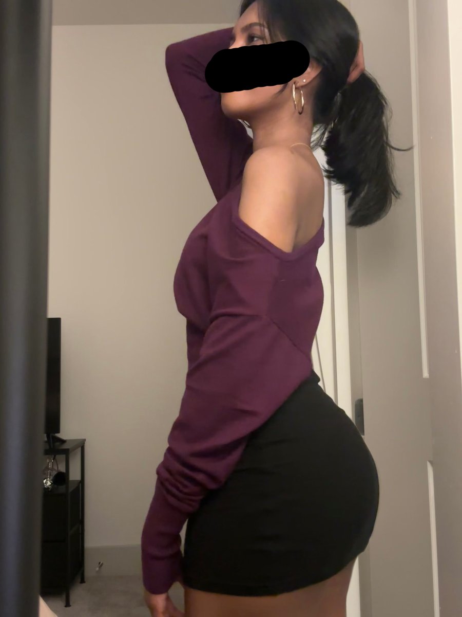 bendpriyaover's tweet photo. breaking news: 18 year old 4'11" indian girl posts herself for attention https://t.co/c13fakgRyE