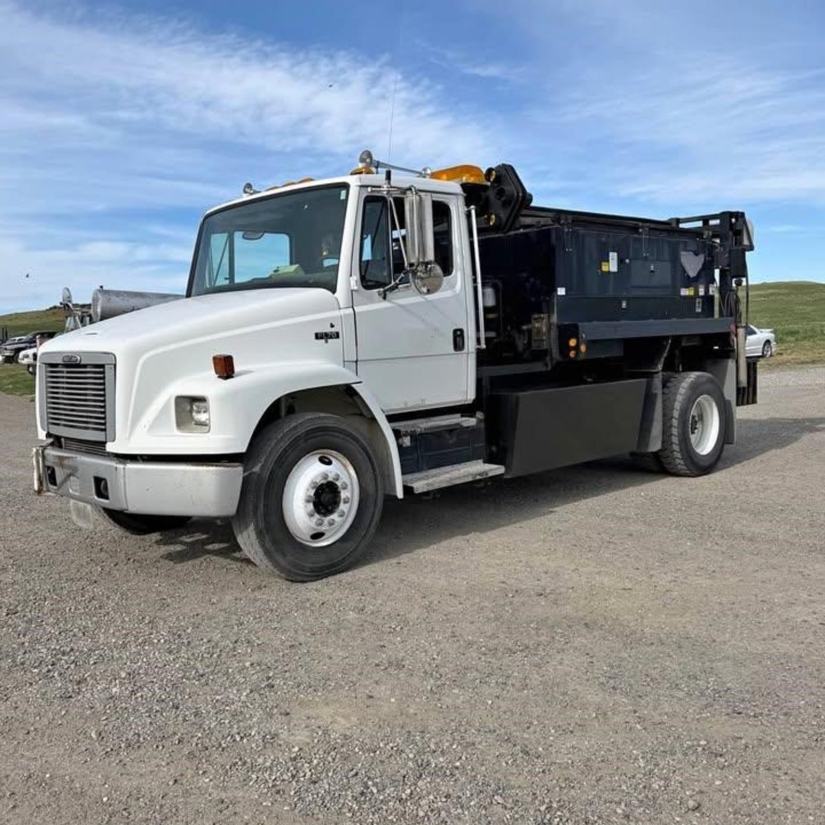 PavingEquipment's tweet photo. Keep the paving operation moving. 🚧🚛
This 2002 Freightliner FL80 is ready to haul materials, support the crew, and keep the job rolling.
View the full listing ➡️https://t.co/A9Me0fcScT
#PavingEquipment #Freightliner #FL80 #Paving #RoadConstruction #WorkTruck https://t.co/aI9TZNj8pr