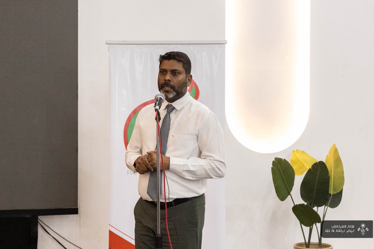 MoYSF_mv's tweet photo. Minister Rafiu attended the Flag Bearer Ceremony and T-shirt handover for the 5th Asian Para Games 2026.

Fathimath Ibrahim and Abdul Razzaq Abdul Samad were announced as the Maldives’ flag bearers for the Games.

The ceremony was graced by H.E. Rumiko Ishigami, Ambassador of Japan to the Maldives, along with key officials from the Embassy of Japan, the Ministry, and the Maldives Paralympic Committee.
