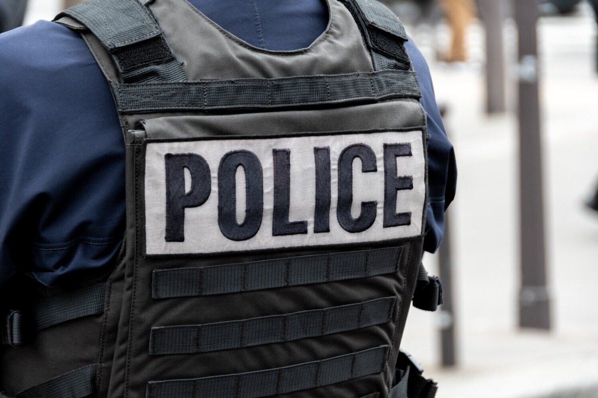 humanite_fr's tweet photo. À Saint-Pierre-des-Corps, le policier et élu RN qui a fauché un jeune à moto était déjà visé par une plainte pour « violences avec arme »

➡️ https://t.co/xTUqJxskhP https://t.co/RxNLIgxznw
