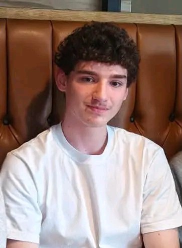 FreyjaBakke's tweet photo. #MISSING | Can you help Bedfordshire Police find missing Jacob?
The 17-year-old was last seen in Bedford on Monday 28 September. Enquiries have been ongoing to locate him and now we are asking for the public’s help.  
He is described as around 5’8’’, slim and was wearing a white polo shirt and black trousers. 
Anyone with information or who has seen Jacob can contact us on 101 or report online quoting reference 07 of 28 September.

#Bedford