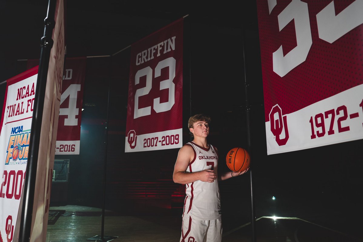 OU_MBBall's tweet photo. Hoops season 🔜 https://t.co/wQMQLJg8ex