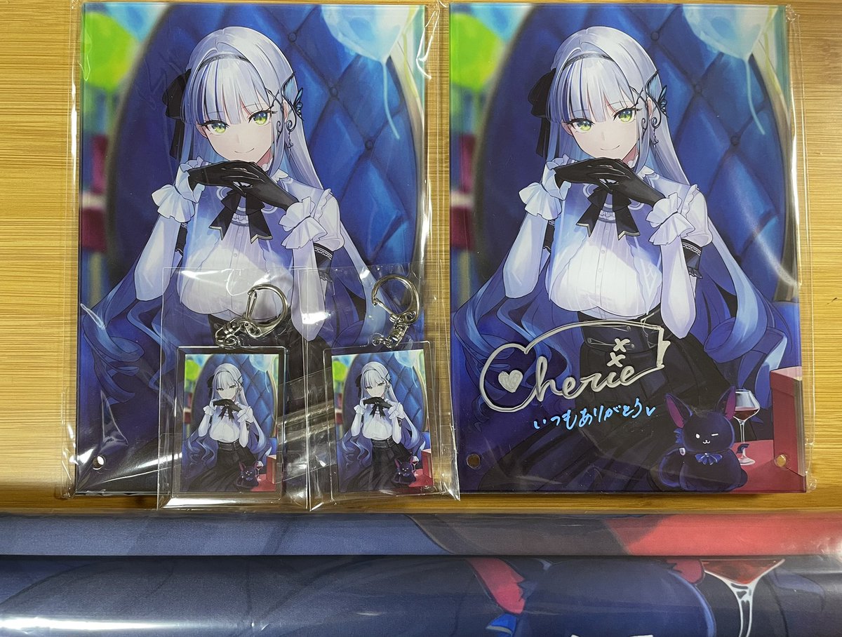 sensyubouei's tweet photo. 見惚れるほど美しいシェリーさんが届きました！サインも嬉しい！こちらこそ、いつもありがとうございます😭

おやすみウインク😉シェリーさんもネップリしてきました。綺麗かわいい〜
#ねぇシェリーこっち向いて https://t.co/poZiKQbgr8