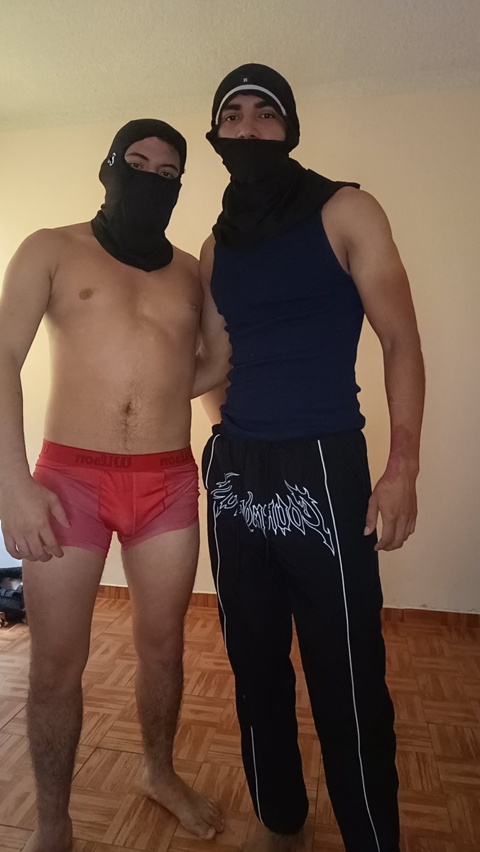 EDLR99's tweet photo. Aquí chico tabasqueño preñador vg gruesa, te sirven 17 cm interesados dm en mi tg https://t.co/Hdao38GWXI
RT FOTO https://t.co/kvslkc6z60