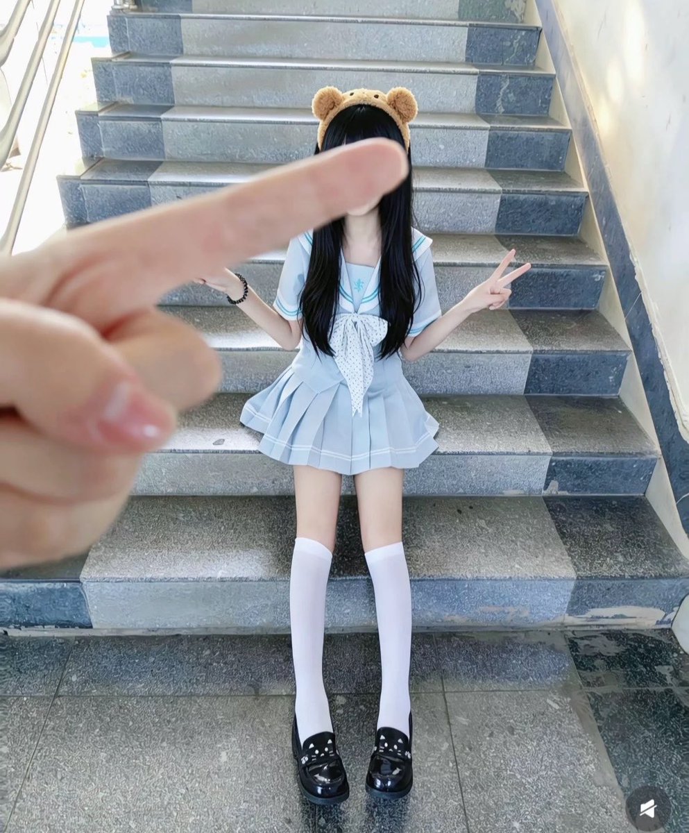 ashley30of6's tweet photo. 有爸爸要来锐评我20岁的福嘛🥺                                                

心情不好来X发泄了   

真没有🚪  流言1我真的给呀 https://t.co/enwWMolukx