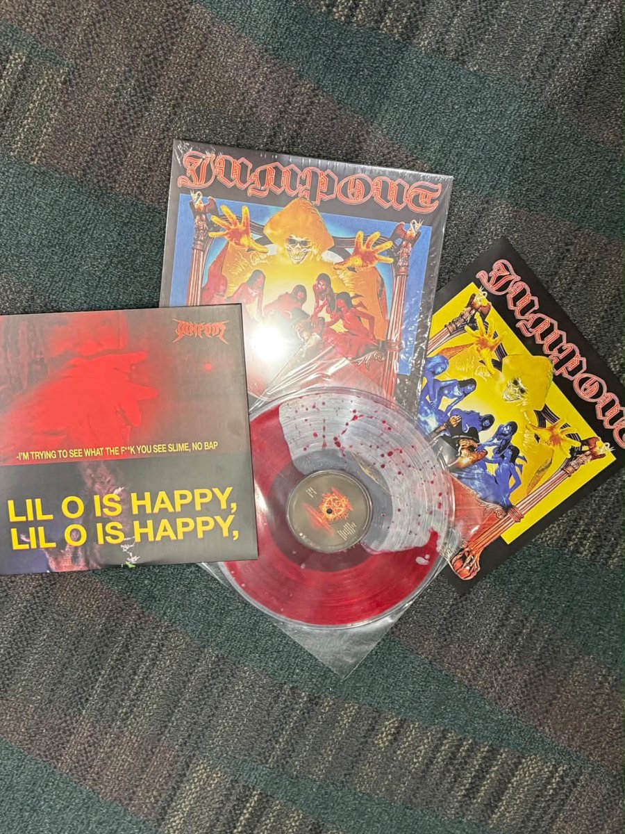 vaultofosama's tweet photo. A full look at the exclusive ComplexCon Jump Out blood splatter vinyl being sold by Atlantic Records https://t.co/TklbmJDkDW