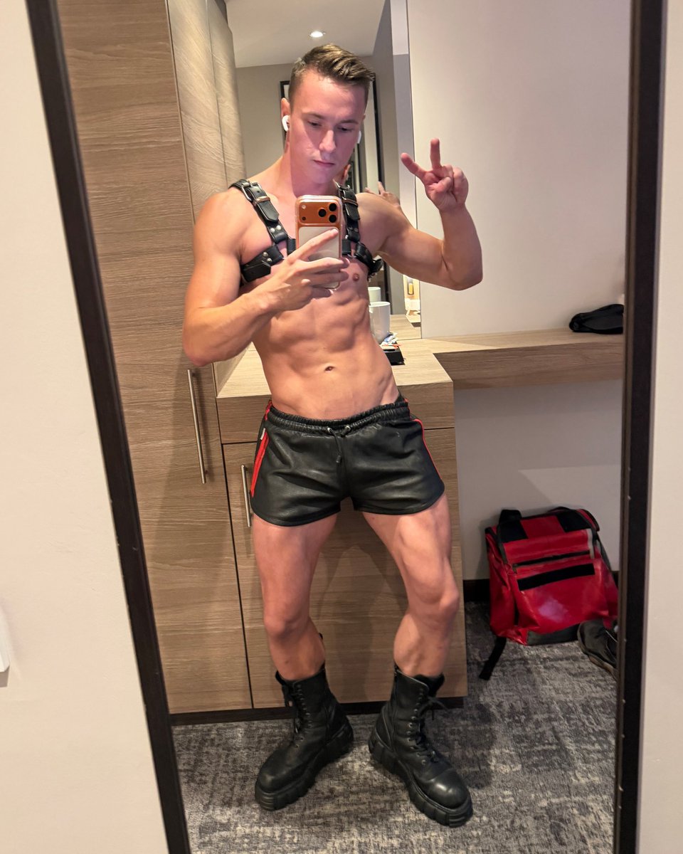 LukeRebel3j's tweet photo. I might be your favorite person you haven’t met yet 😘✨💋😉🌈🏳️‍🌈

#Gay
#Findom
#Cashslave 
#Gayfriendly https://t.co/jkCfYZaClo