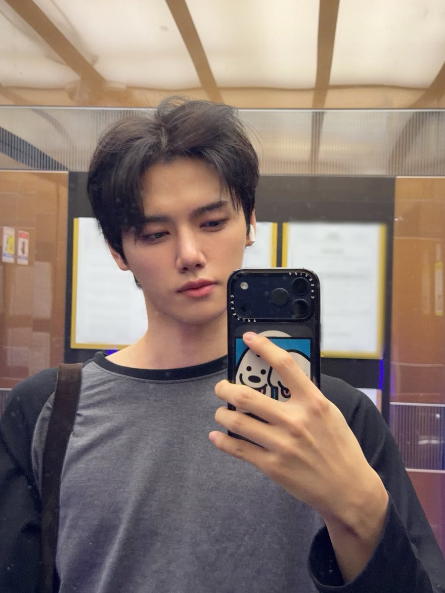 213nyong's tweet photo. 🔒사실 어깨밖에 안 보여요 https://t.co/y3m8Xc1yL9