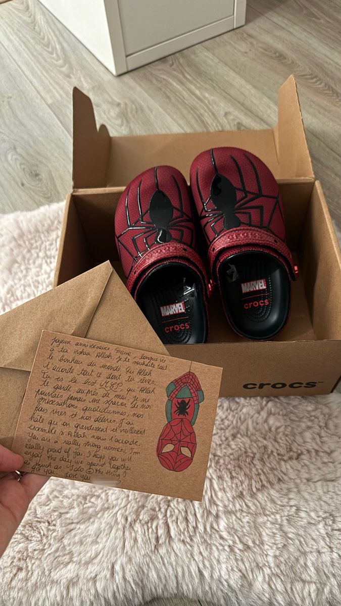 2ntbb's tweet photo. je meurs c’était mon rêve il me manque plus que tom holland maintenant https://t.co/rf1FstQpSz