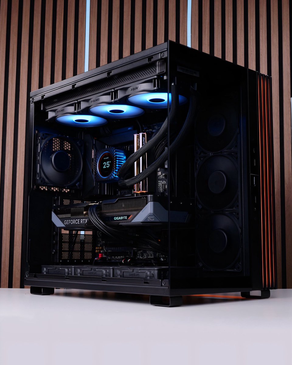battlerigs's tweet photo. Check out my latest build in the stunning @bequietofficial LIGHT BASE 600.

This is the black version of my personal gamingrig at home too! So you know it’s a beauty 🦾

Inside we went stealthy with the case fans in order for the hardware to shine brightly. That brand new LIGHT LOOP IO LCD looks absolutely stunning in there! Swipe to the second photo for a super hi-res closeup of that pump housing. 

And check out that awesome RTX5070 Gaming OC from @GIGABYTEUSA bringing those smooth frames and stunning ray-traced reflections. 

Do you love our lighting choice? Would have this one sat proudly on your desk⁉️

Let us know in the comments below and as ever if you’re new around here give us a cheeky follow for more PC and Tech related content! 

#pcbuilds #pcmr #gamingrigs #gamingpcs #bequiet