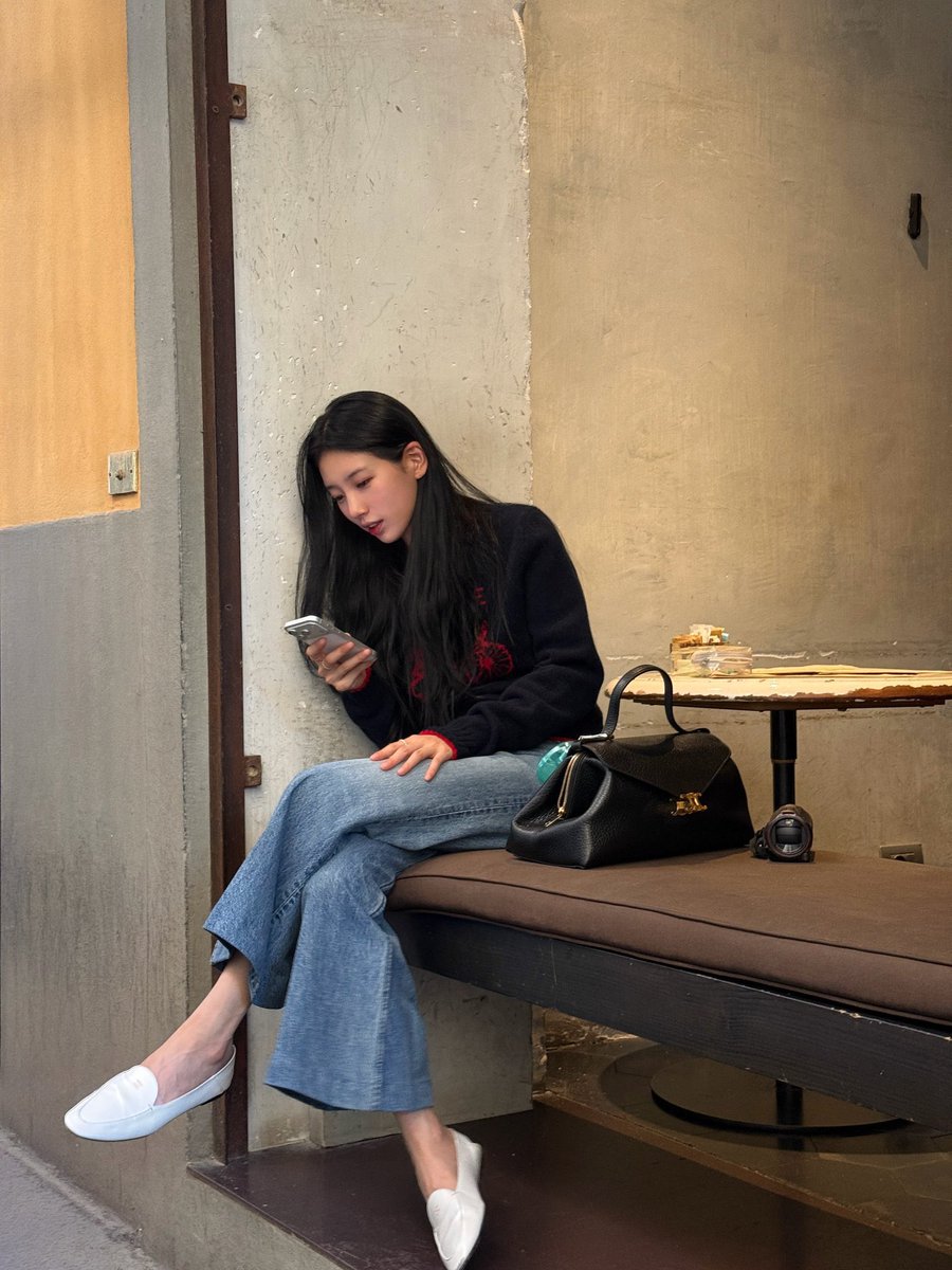 seori_ri_ri's tweet photo. ㅁㅊ 수지 인스타 여친짤 파티다 https://t.co/1U4gCuAiQe