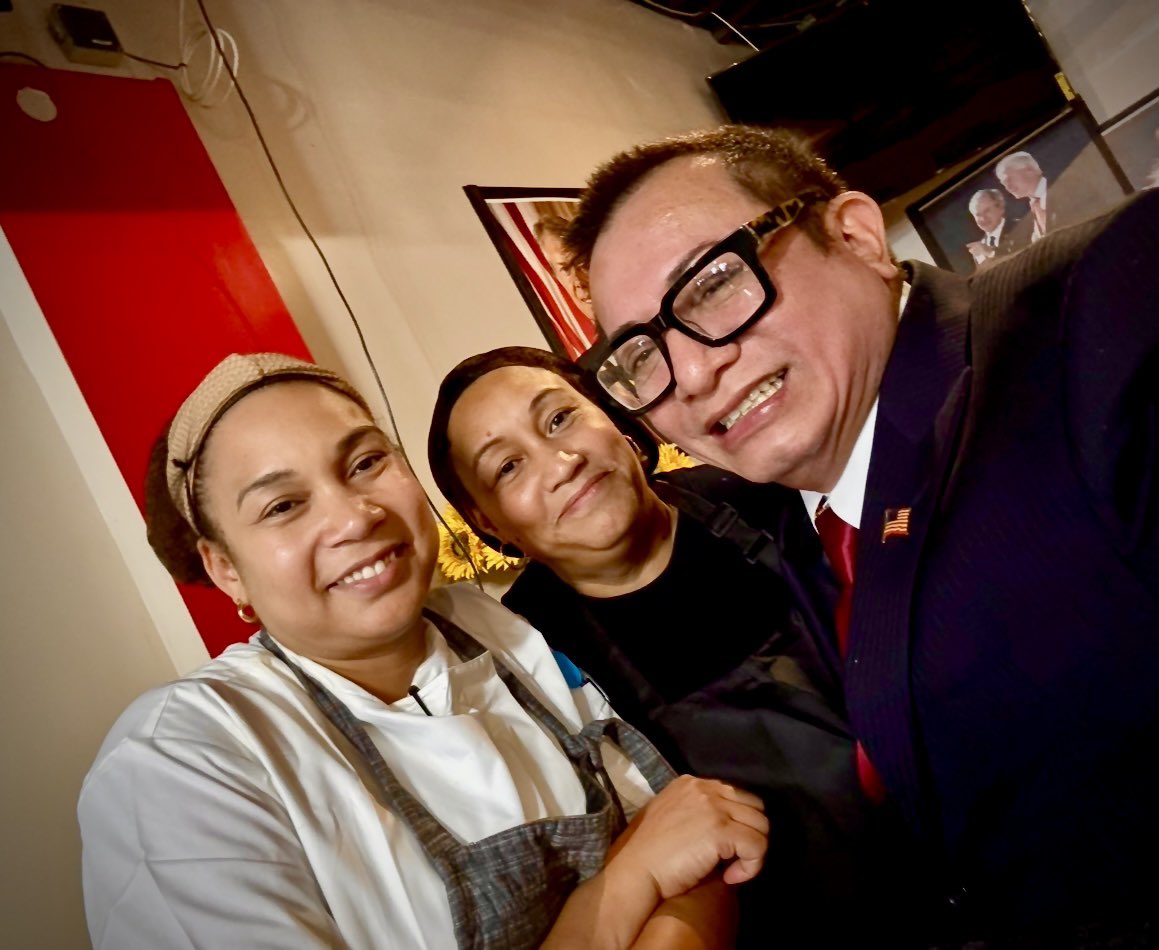andresoriano's tweet photo. Come visit Nairo & Flor Restaurant in the ❤️ of Quantico! Delicious food served by the fabulous sisters Nairo & Flor. What a treat! 🍽️✨
#QuanticoVA #QuanticoEats #SupportLocal #EatLocal https://t.co/HUh2gh2trS