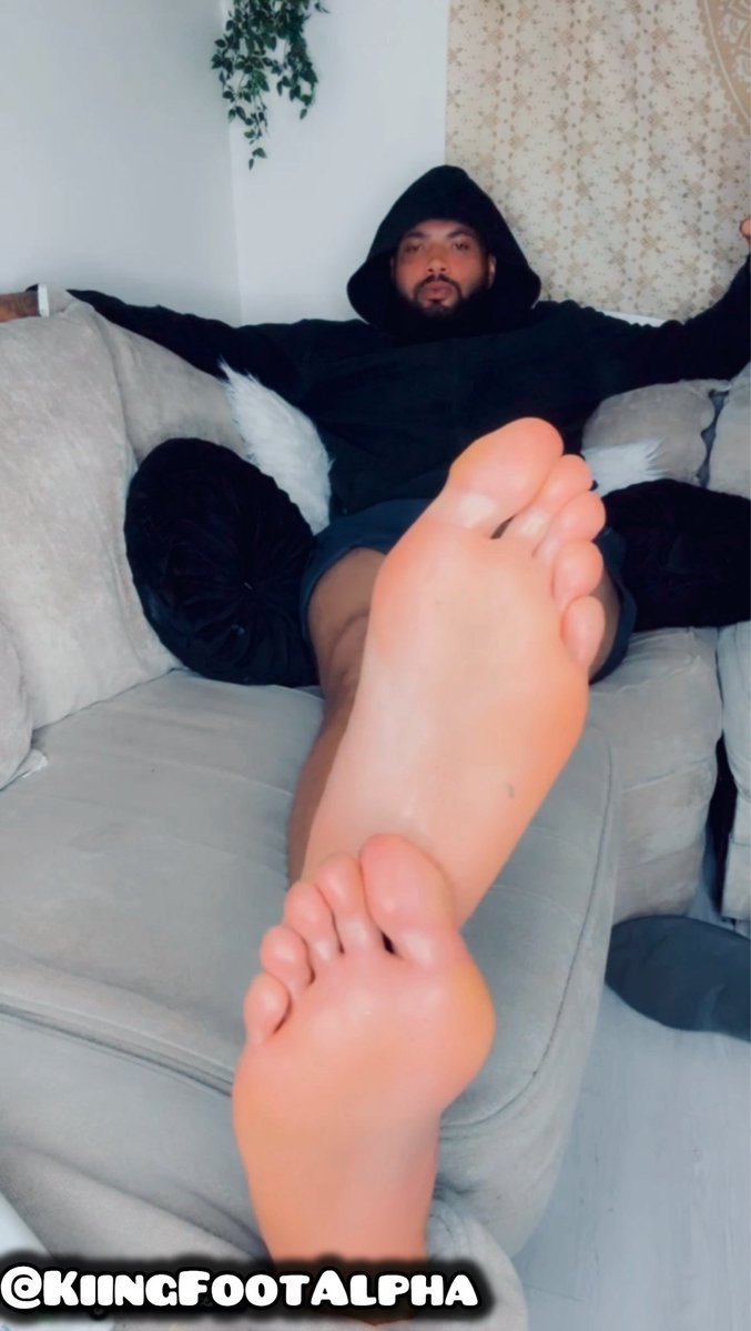 kiingfootAlpha's tweet photo. Most dominant alpha in London is back… follow and serve 😈

London 📍 

Cashmaster daddy alpha feet bully domination humiliation toes soles bigfeet cuck cuckold sissy sissyfication watersports hardsports scat toiletsub https://t.co/jSsa4S2fqP