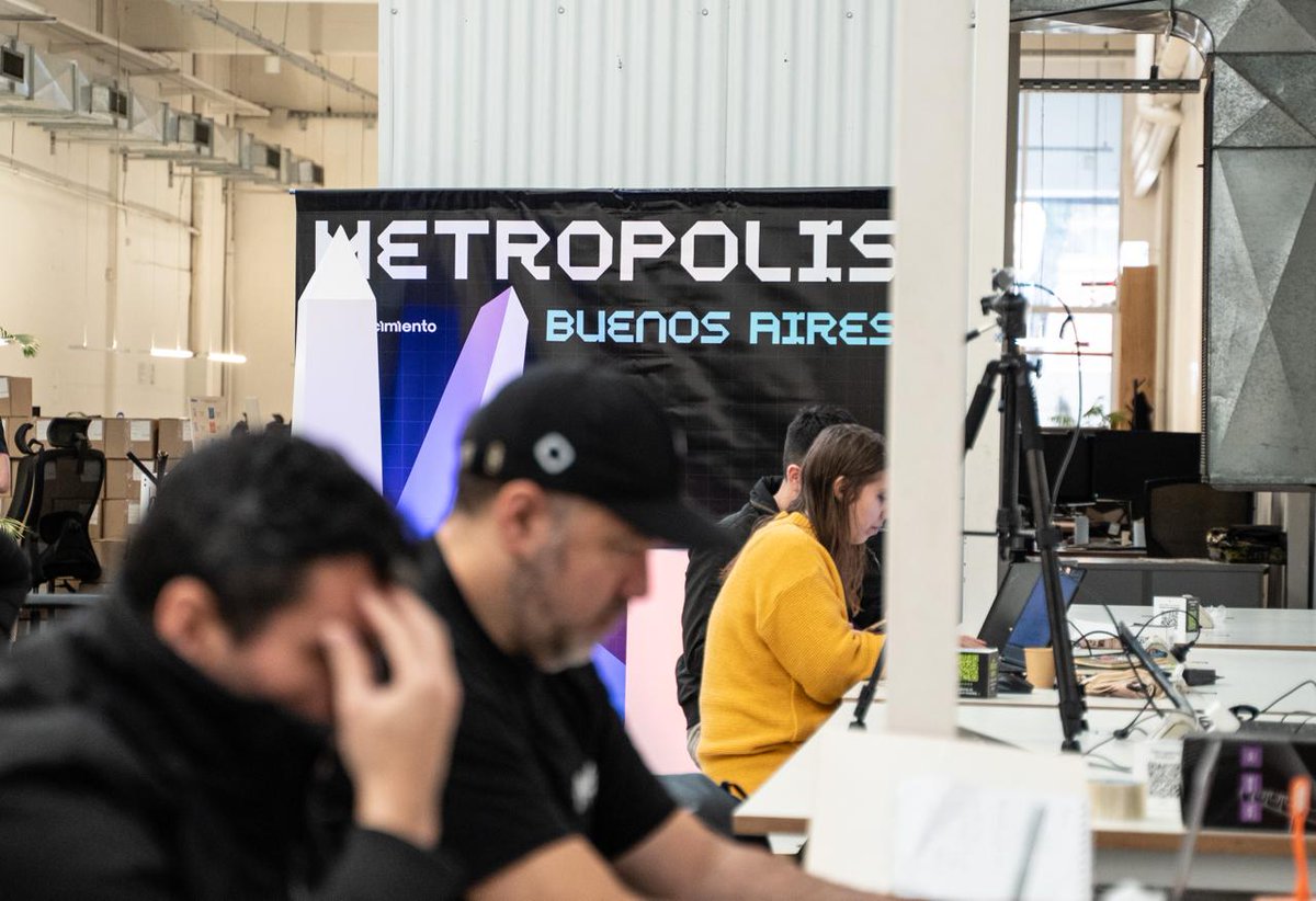 Gaufgang's tweet photo. El sábado participé como #mentor en Monad Metropolis con largas y profundas conversaciones. 

Me gusta aportar para hacer crecer las ideas. https://t.co/WakaB5w3qV
