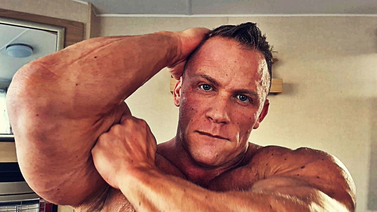 MaxSteelMuscle tweet picture