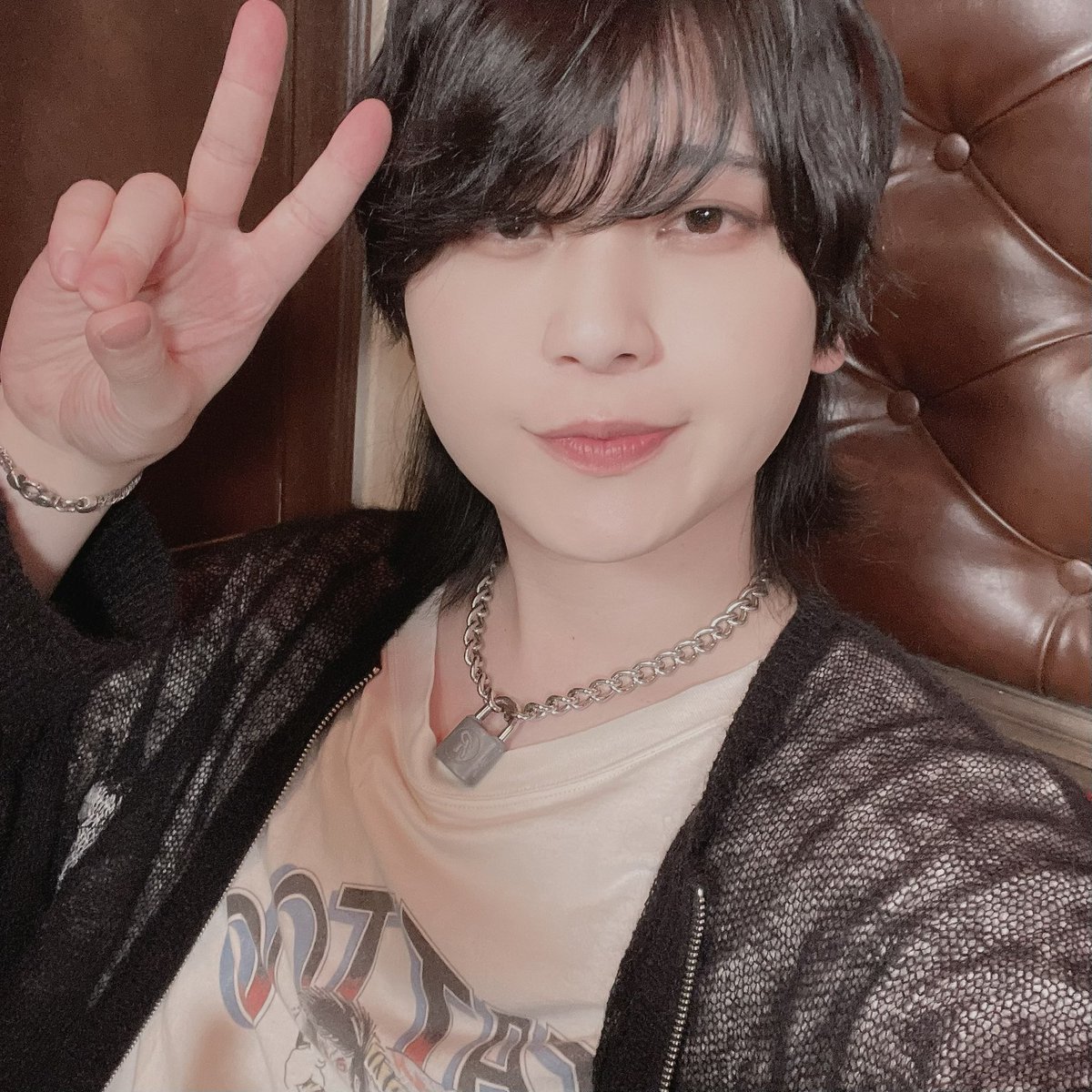Hayato_Dojima's tweet photo. ふみやおめでとう。
あったかい配信でした。
じんわり。
鼻声は失礼しました。
ずびり。

29歳のふみやに幸あれ🫀 https://t.co/lbPIPxxdB4
