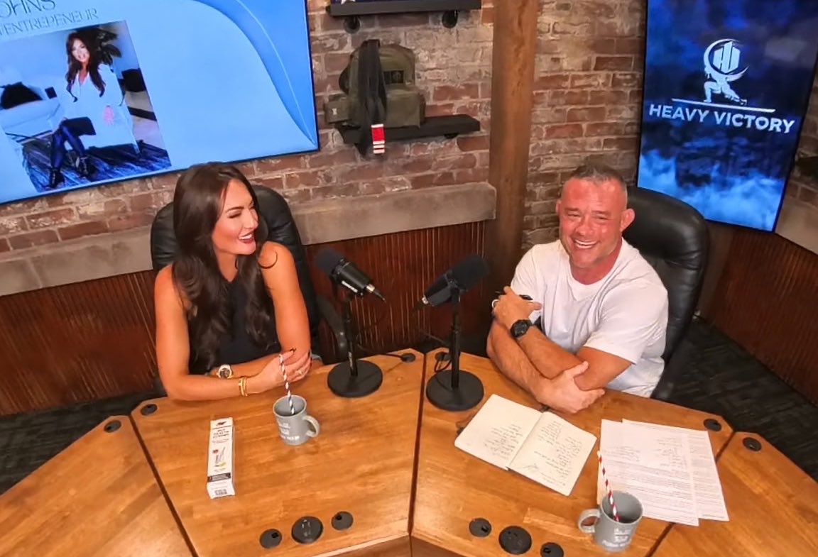 HeavyVictory's tweet photo. We’ve got Whitney Johns coming up next 👏🎙️

Fitness coach, entrepreneur and founder of Whitney Johns Nutrition. This is one you won’t want to miss. 🔥 https://t.co/C3TYJiKg2Q