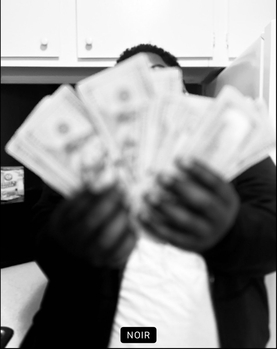 1LuhhRico's tweet photo. On the Paper Route Goin For the Touchdown https://t.co/3ZovNroMGr