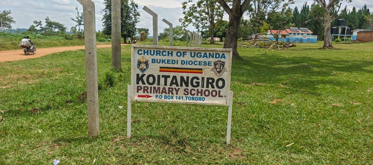 OnyangoEmmason's tweet photo. Monitored Koitangiro P/S,EMIS 010959,Mella S/C,Tororo.
659pupil taught by 13gov't teachers led by Amusugut Florence.
Teachers present,chalk moving,but stomach absent.
Feeding ban is starving UPE itself,hungry child cannot metabolize maths,by Owari Charles ONC Tororo.#ONCupdates. https://t.co/Ypn4vhK2Xc